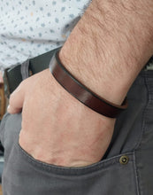 Cargar imagen en el visor de la galería, PULSERA CUERO HOMBRE
